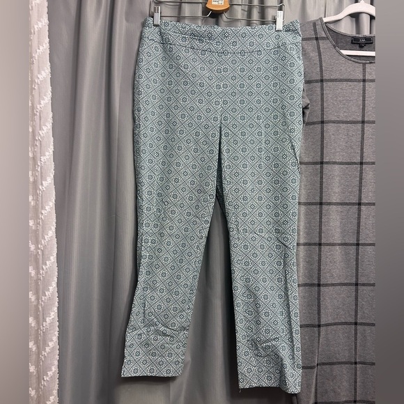 Chico’s stretch pant size 2R 12 green white EUC #67 30% off w♥️ - Picture 1 of 12